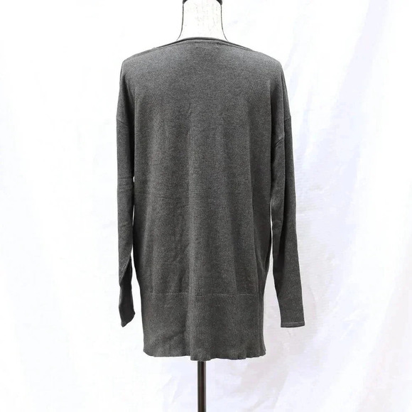 Cable & Gauge Size XL Grey long sleeve sweater top rhinestone heart on front poc - Picture 9 of 14